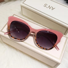 Load image into Gallery viewer, Cat Eye Vintage Sunglasses